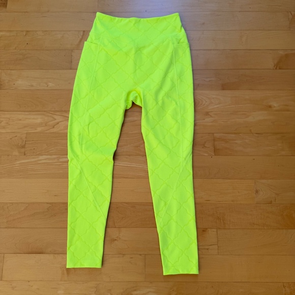 NWOT Neon Yellow Shefit Stretch Luxe Leggings - Picture 1 of 7